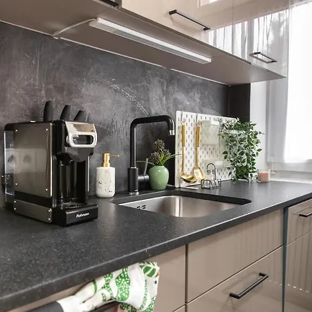 Bright & Cozy 2br - *